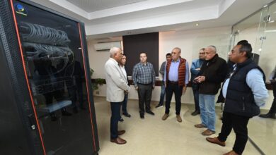 وزير الإسكان يتفقد مركز التحول الرقمى بمقر جهاز مدينة أسوان الجديدة
