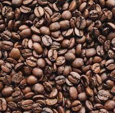 عقود القهوة الآجلة تنهي تعاملاتها الأسبوعية في المنطقة الخضراء