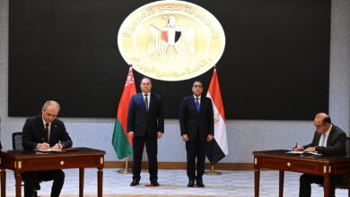 مصر وبيلاروسيا توقعان مذكرة تفاهم لتعزيز مشاركة المستثمرين في سوق الأوراق المالية بالبلدين